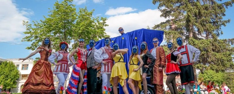 Parada Stradala Streets Parade Trupa de Dans si Entertainment The Sky Iasi by Adrian Stefan