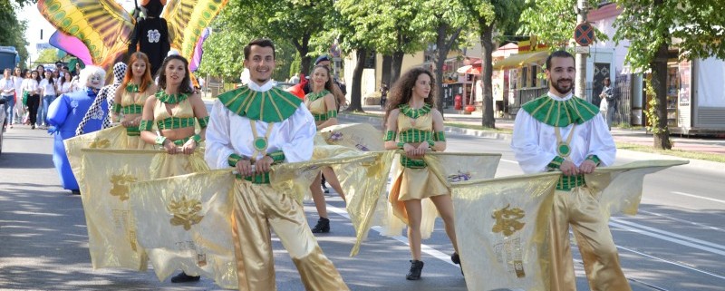 Parada Stradala Streets Parade Trupa de Dans si Entertainment The Sky Iasi by Adrian Stefan