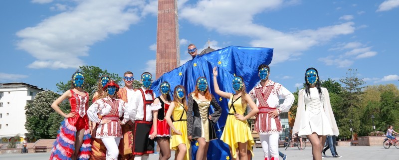 Parada Stradala Streets Parade Trupa de Dans si Entertainment The Sky Iasi by Adrian Stefan